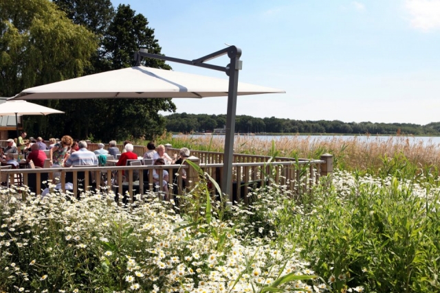  siéntate afuera y relájate. 