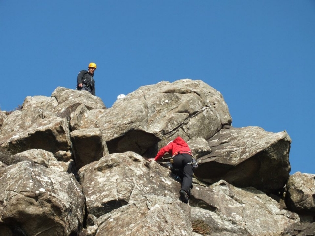  L'arrampicata è molto divertente. 