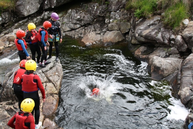  Le canyoning est une excellente activité à faire. 