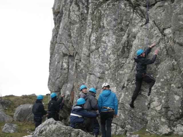  L'escalade est très amusante. 