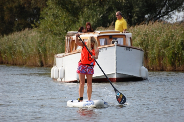  Stand Up Paddleboard 