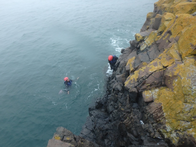  Coasteering im Nebel 