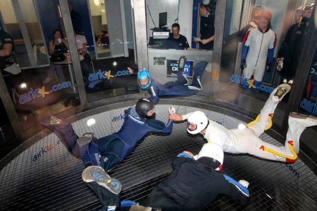  Kommen Sie mit Freunden 