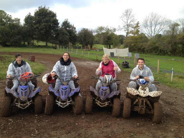  As crianças adoram passar um tempo com nossos animais 