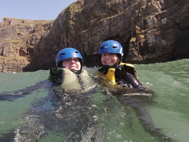  Coasteering 合作伙伴 