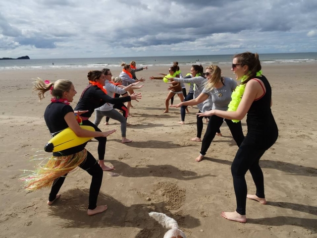  Hen Party am Strand 
