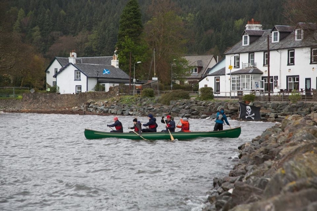  Remo en canoa en Loch Goil 