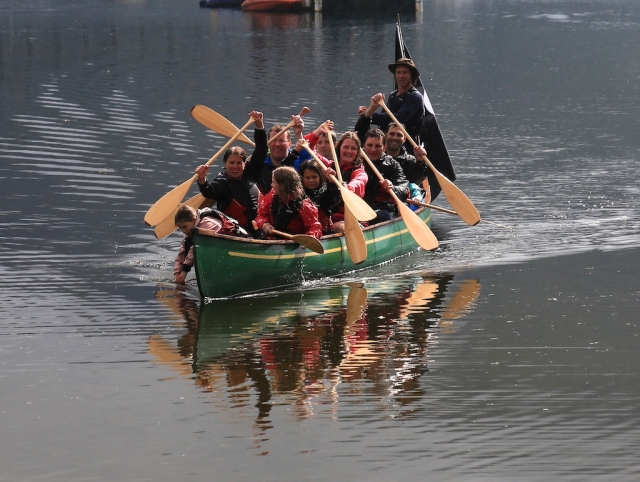 Full boat paddling