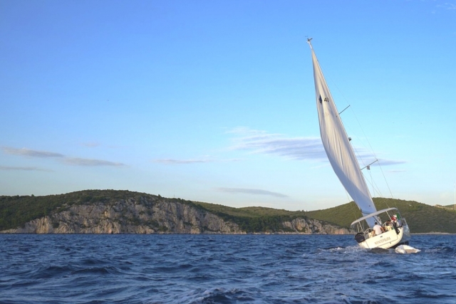  Sailing 