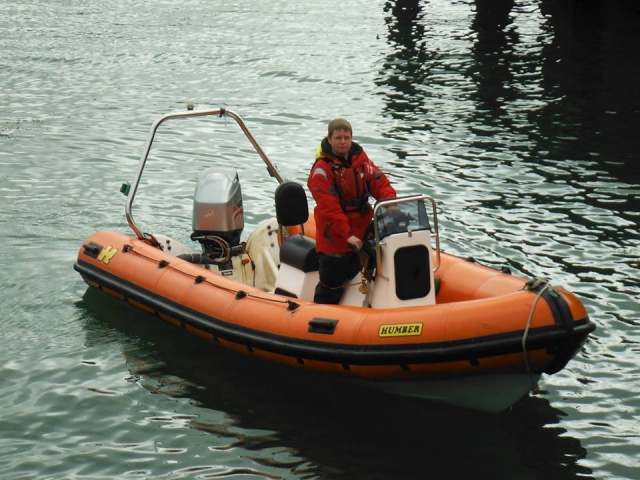  我们的一艘摩托艇