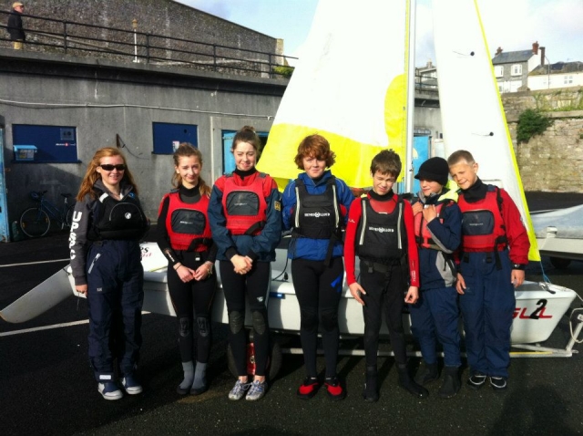  与朋友一起出去玩 