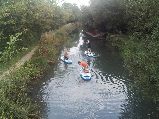  划桨的完美河流 