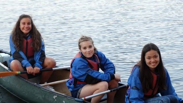 Girl canoeing team 