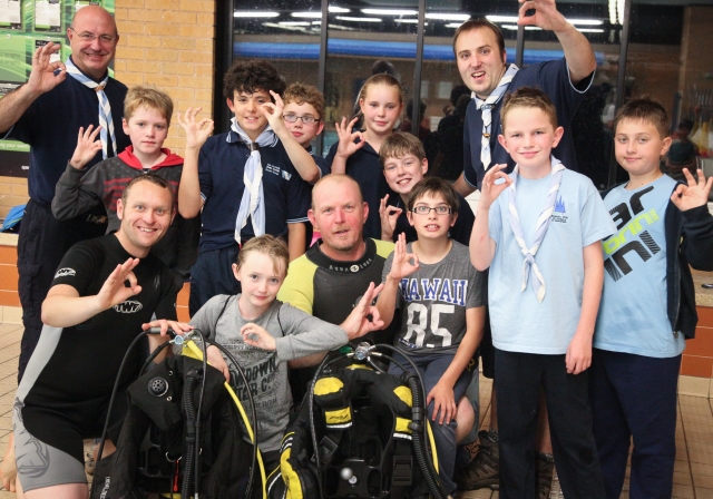  Il gruppo non vede l'ora di imparare ad immergersi 