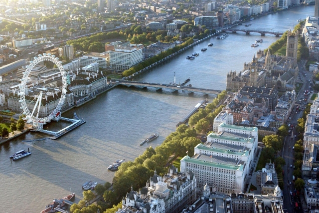 Helicopter tours in London