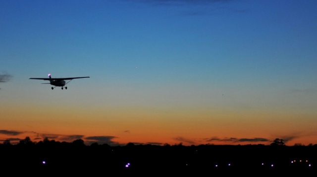  Fliegen in der Dämmerung 