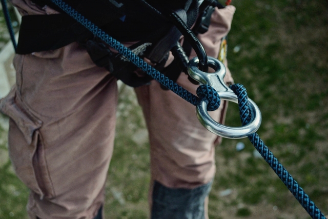 harness abseiling