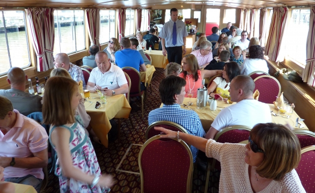  Déjeuner du dimanche dans notre restaurant 