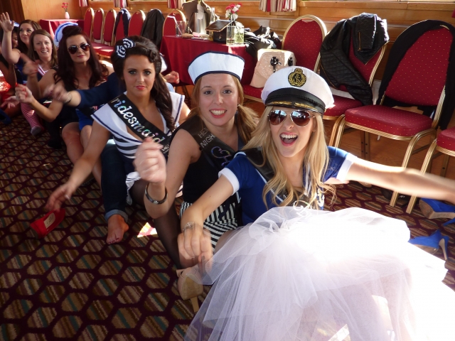  La mariée qui s'amuse 