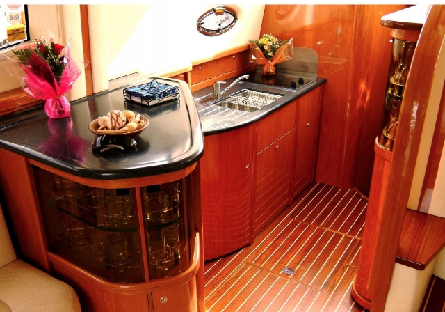  L'intérieur du yacht 