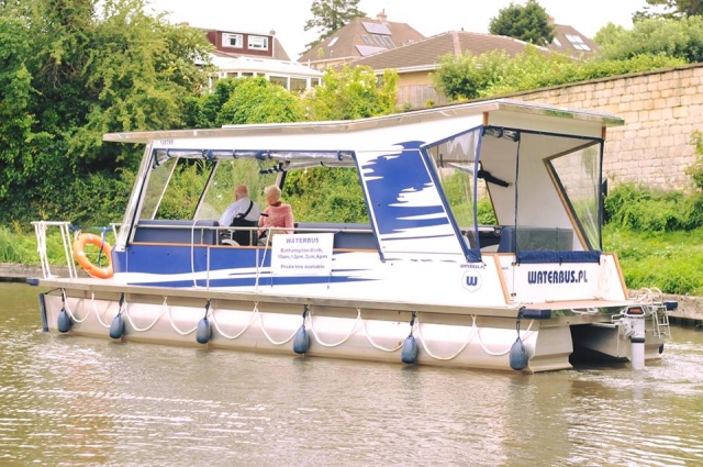  Croisière tout en profitant du paysage du bain. 