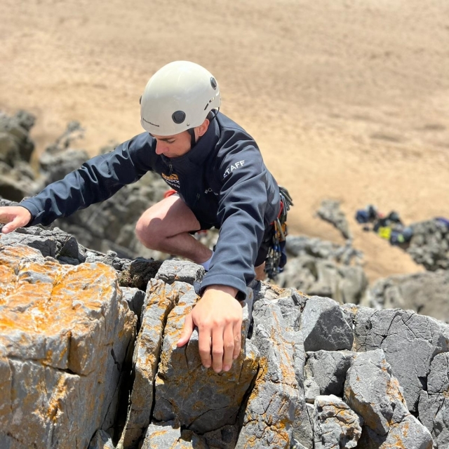  Genießen Sie einen herausfordernden Felsen Klettersession 