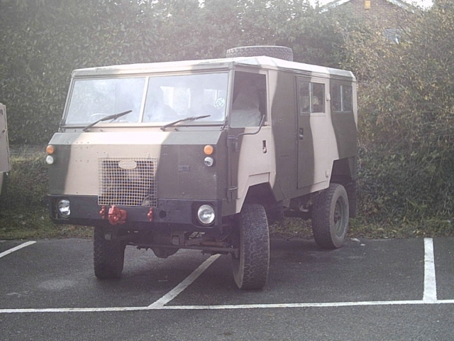  Nuestros ex camiones militares.  