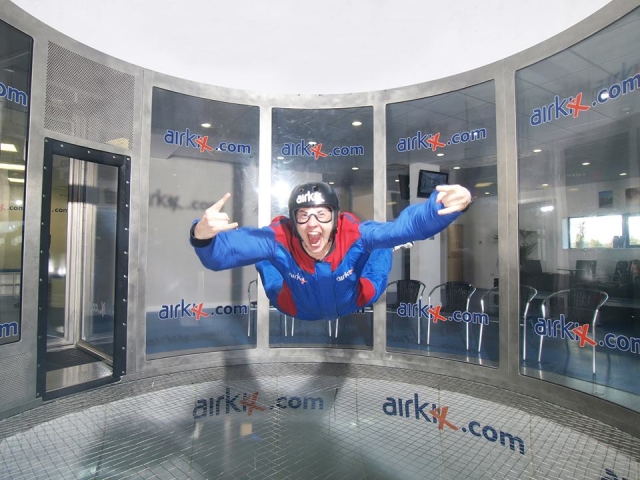  ¡Ten una experiencia de caída libre 