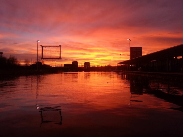  欣赏迷人的日落！ 