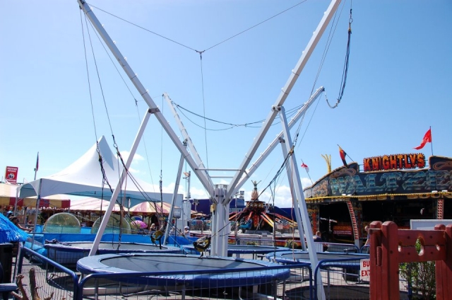  Extreme Ventures no divertido parque de Knightly! 