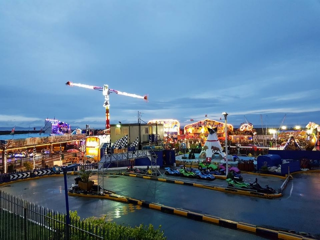  Go-kart estão no divertido parque de Knighty 