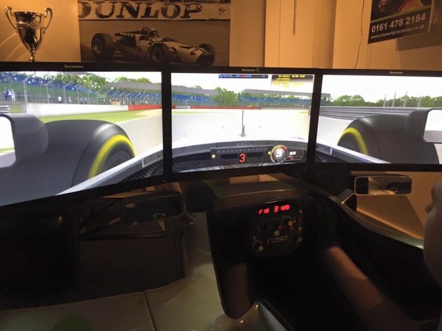  我们在 Stonerig Raceway 中的模拟器 