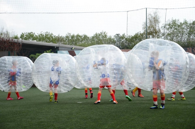  Gioca a calcio come mai prima d'ora con ZORB Football UK 