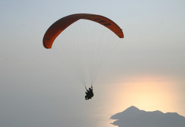 Paragliding with Airsports Sussex 