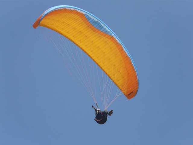 Paragliding with Airsports Sussex 
