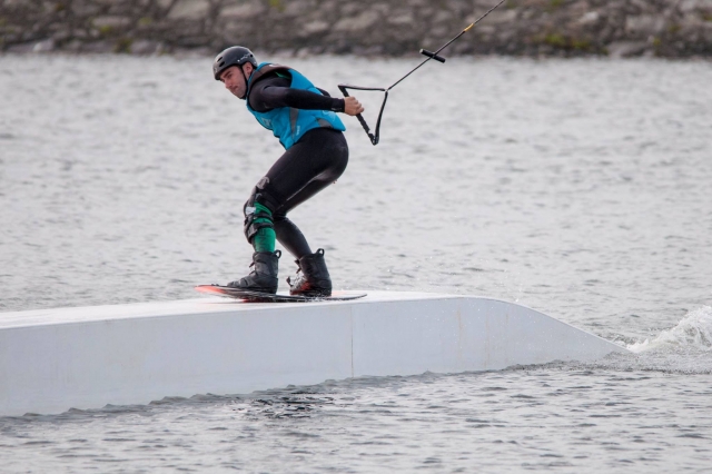 Wakeboard a Cable & Wake 