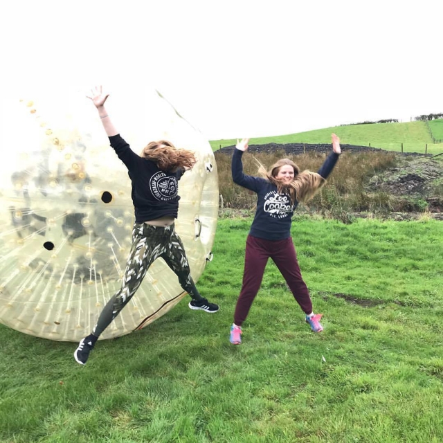 Experimente o Zorbing com o Eden Leisure Village