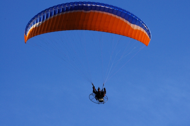 用 Parapente Paramotoring 练习滑翔伞！ 