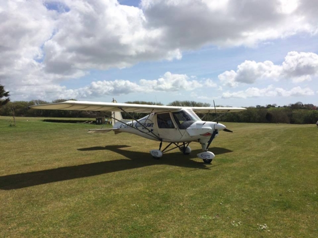  el avión en Gower Flight Center 