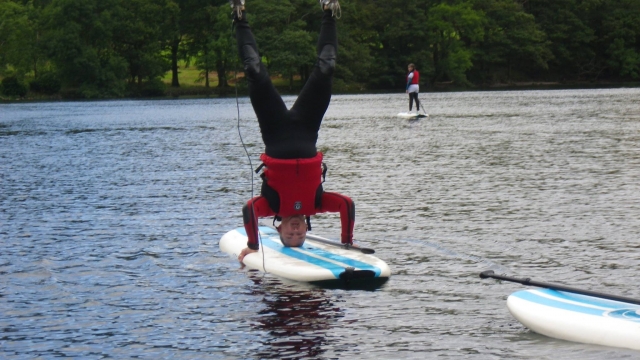  在 West Lakes Adventure Paddle Boarding 上更上一层楼！