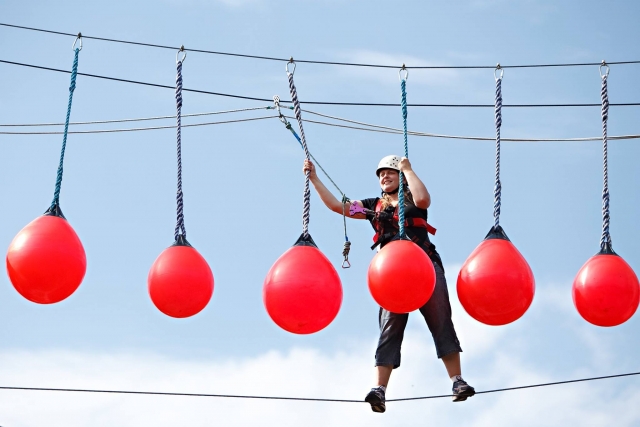  ¡Altas cuerdas en Hilltop Outdoor Center! 