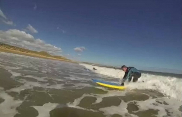  Surf sur les vagues