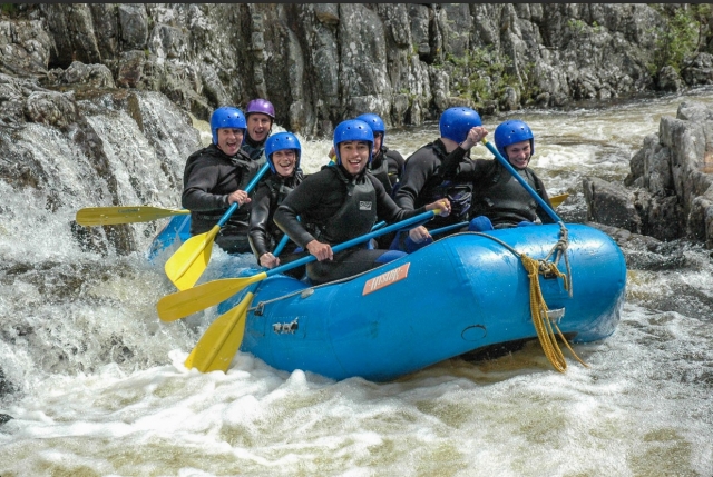  A aventura de rafting começa 