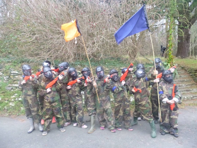 Riunisci tutti i tuoi amici per una partita di paintball