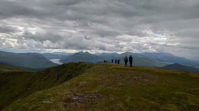e-19759598-people-wearing-black-t-shirts-hiking16433712233034.jpg