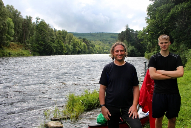 e-19759614-man-and-young-boy-wearing-black-t-shirts-during-their-hiking-experience1643618787717.jpg