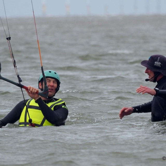  Imparare a fare kitesurf 