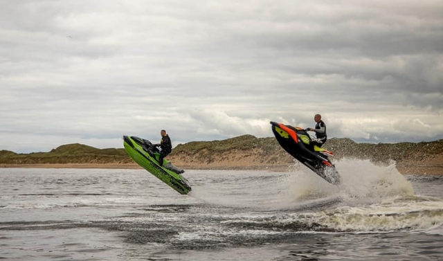  ¡Flexionando habilidades para jet skiaing! 