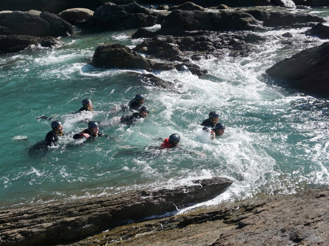 Enjoy our coasteering sessions