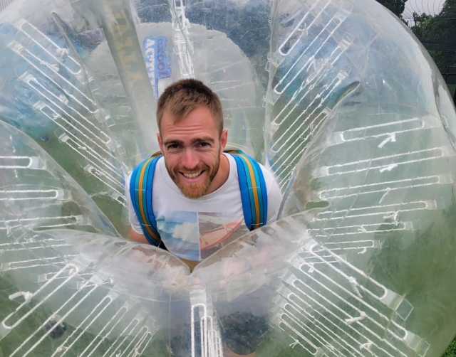  Zorbing est amusant et sécuritaire 